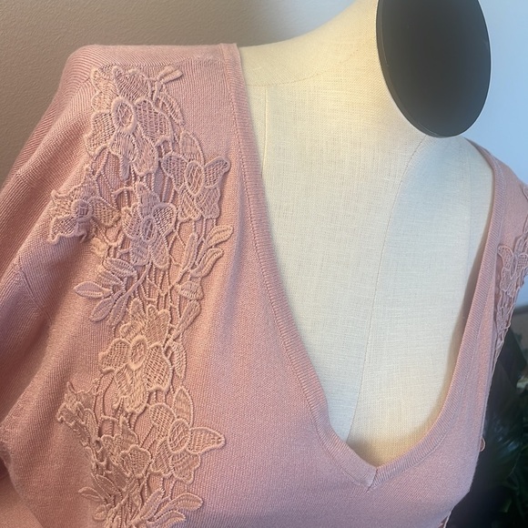 Lane Bryant Plus Sweater woman pale pink lace floral panel long sleeve New 18/20 - Picture 6 of 9